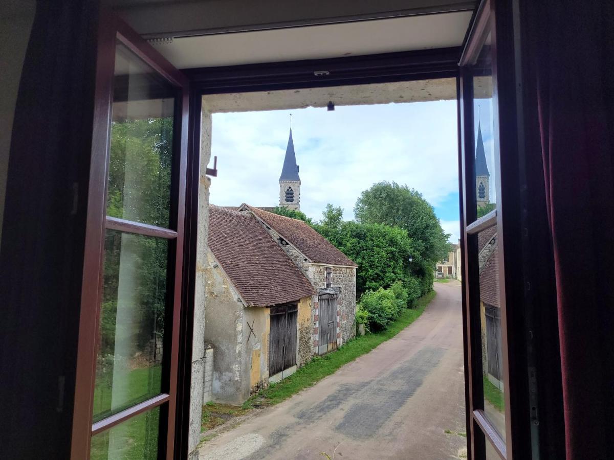Maison Forte Perreuse Treigny Bagian luar foto