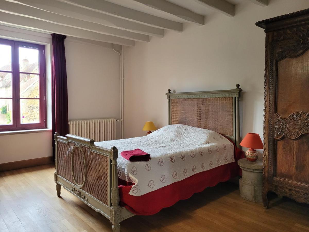 Maison Forte Perreuse Treigny Bagian luar foto
