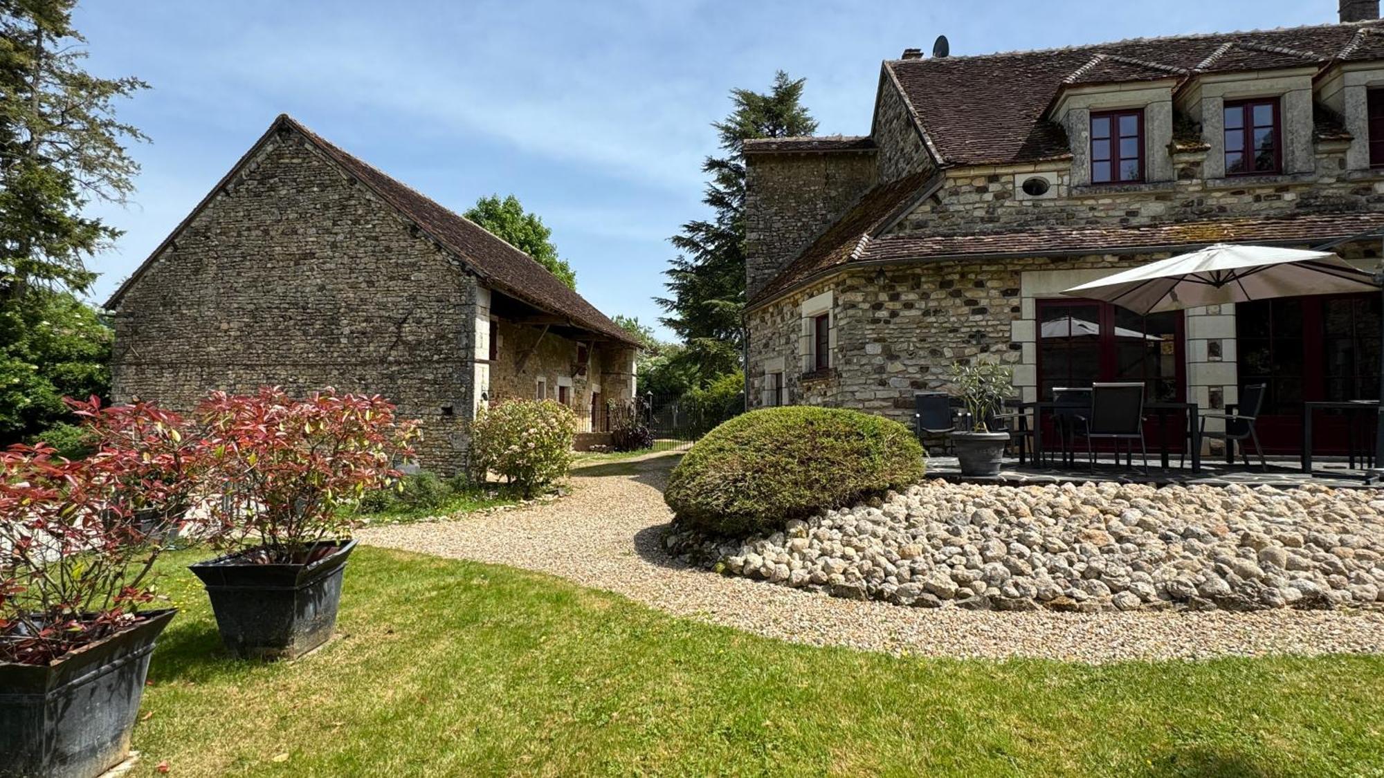 Maison Forte Perreuse Treigny Bagian luar foto
